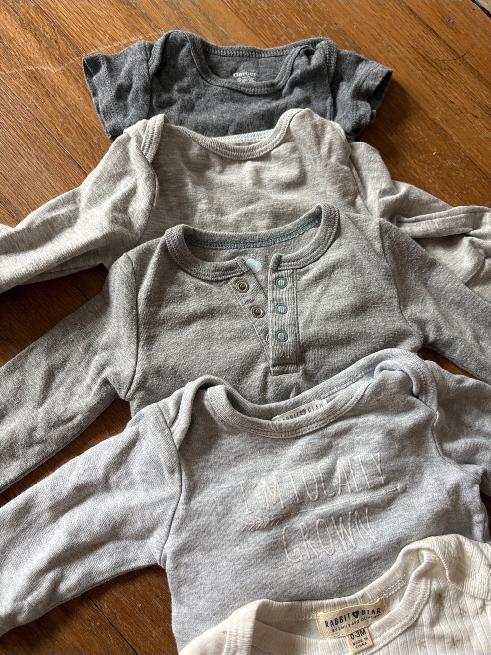 Gender Neutral 0-3M bundle - Picture 2 of 5